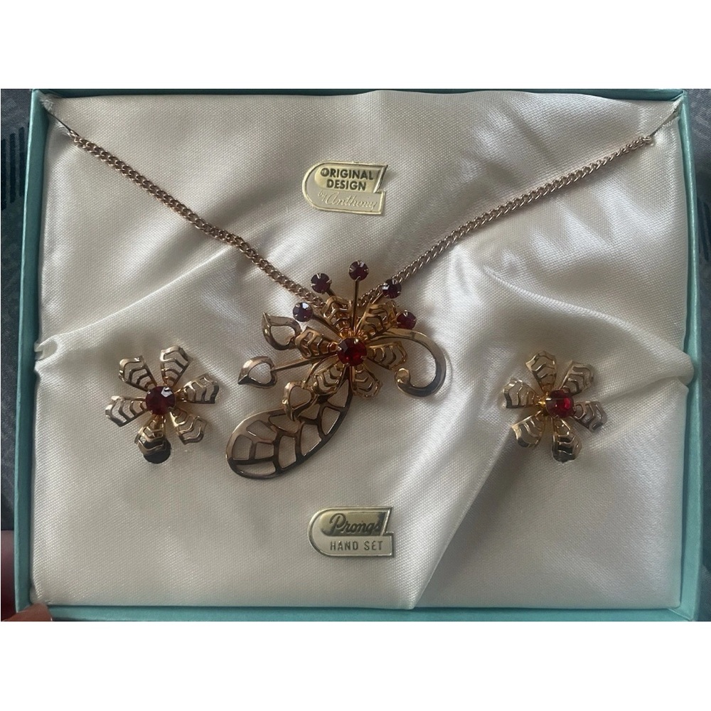 Gold and Red Floral Jewelry Set